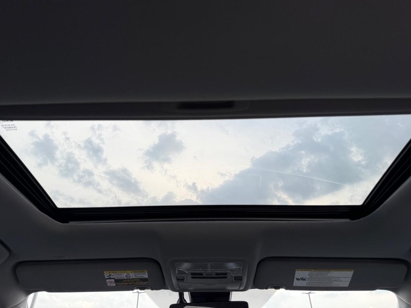 Toyota Highlander Vehicle Image 12