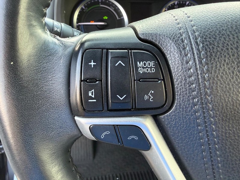 Toyota Highlander Vehicle Image 15
