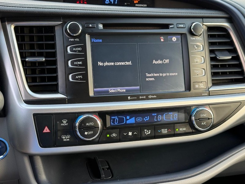 Toyota Highlander Vehicle Image 19