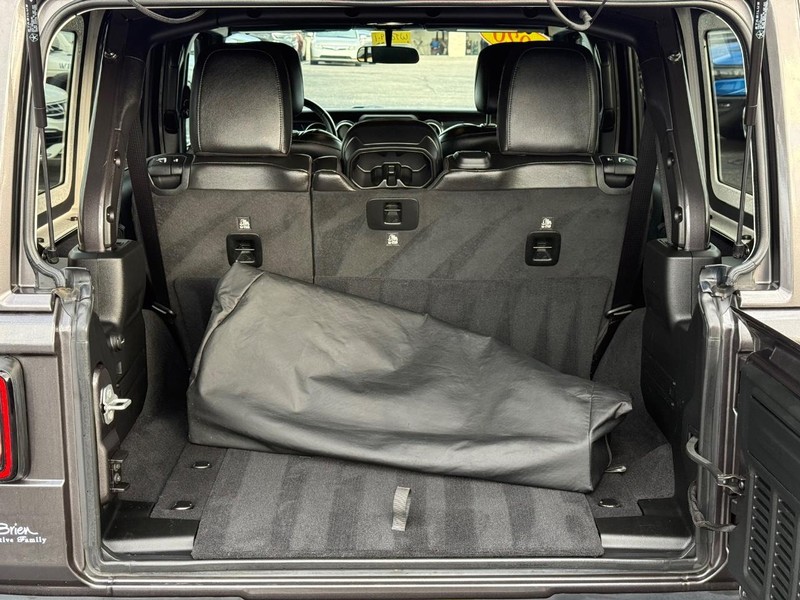 Jeep Wrangler Unlimited Vehicle Image 07