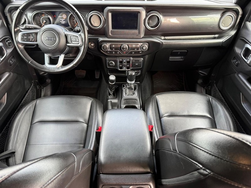 Jeep Wrangler Unlimited Vehicle Image 11