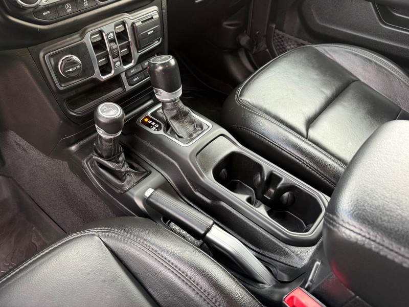 Jeep Wrangler Unlimited Vehicle Image 19