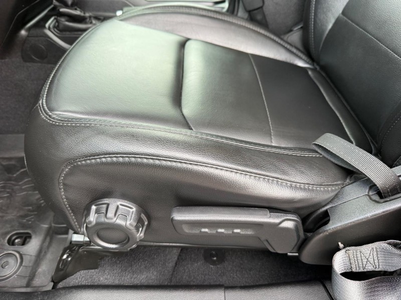 Jeep Wrangler Unlimited Vehicle Image 24