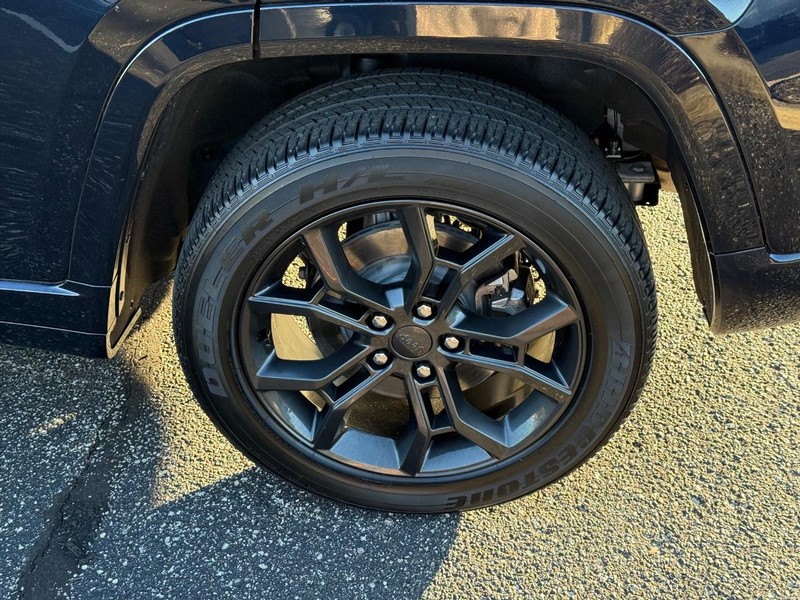 Jeep Grand Cherokee 4xe Vehicle Image 06