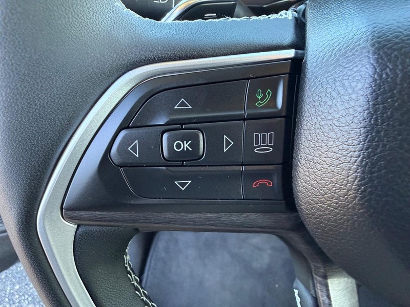 Jeep Grand Cherokee 4xe Vehicle Image 15