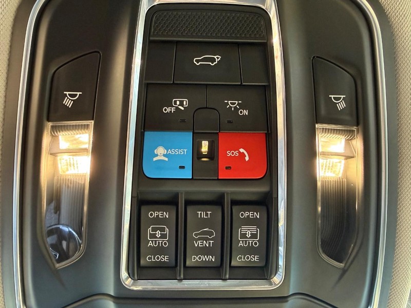 Jeep Grand Cherokee 4xe Vehicle Image 23