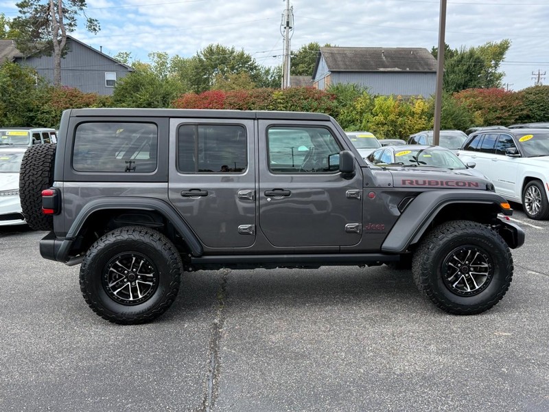 Jeep Wrangler Vehicle Image 02