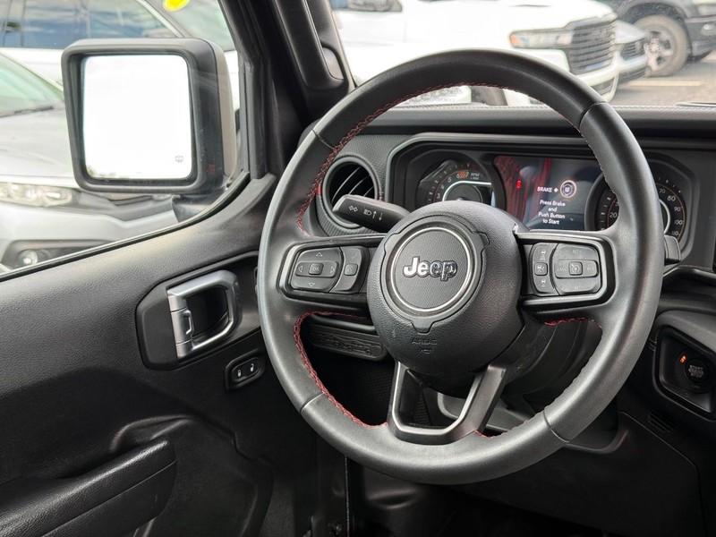 Jeep Wrangler Vehicle Image 12