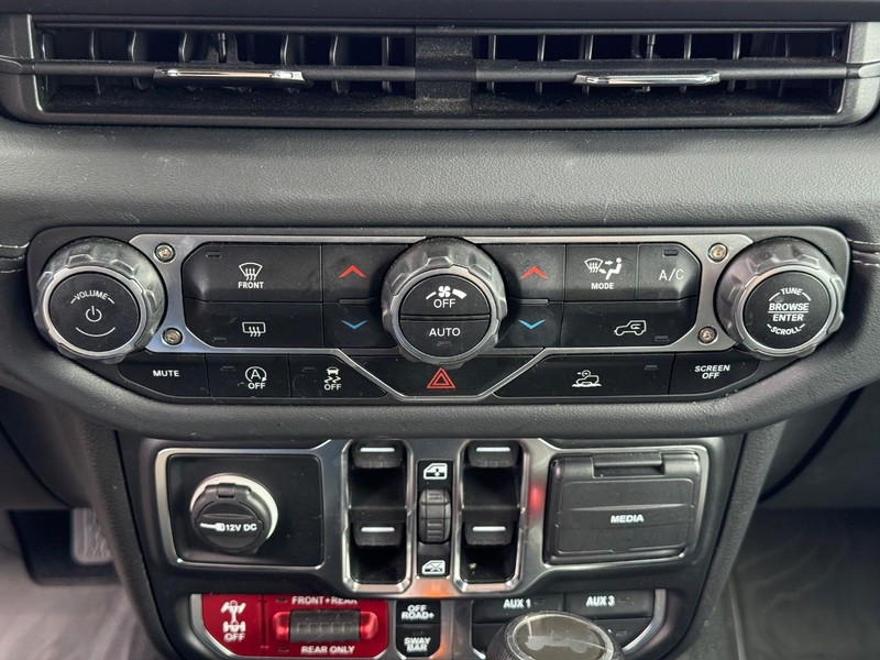 Jeep Wrangler Vehicle Image 18
