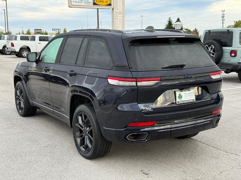 Jeep Grand Cherokee 4xe Vehicle Image 05