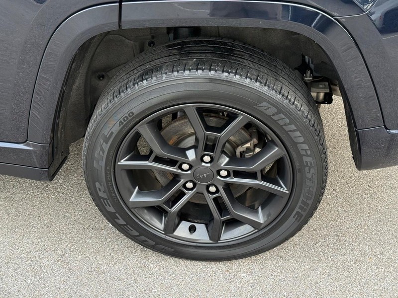 Jeep Grand Cherokee 4xe Vehicle Image 06