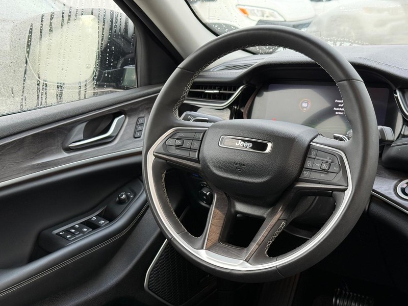 Jeep Grand Cherokee 4xe Vehicle Image 14