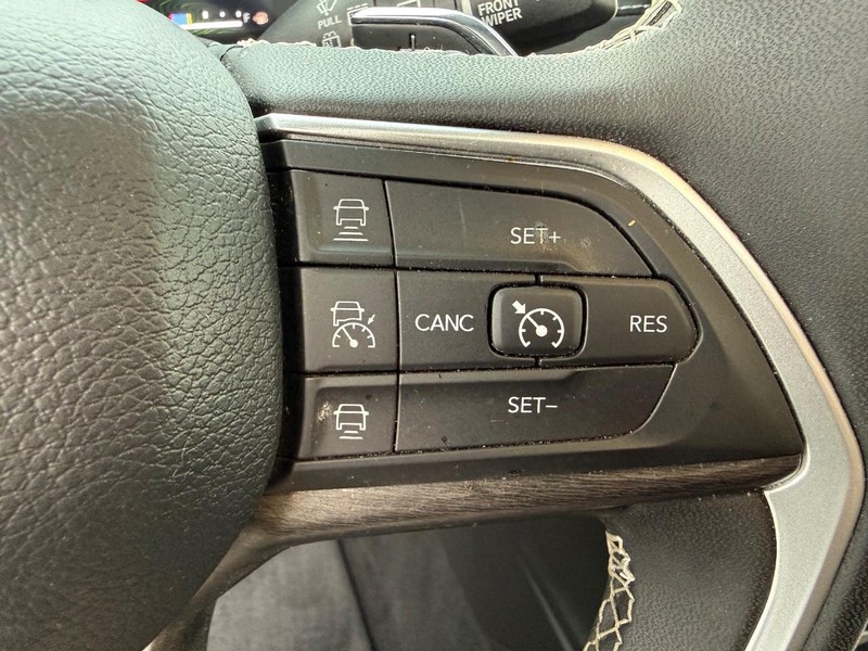 Jeep Grand Cherokee 4xe Vehicle Image 16