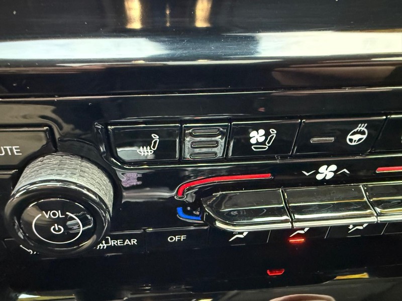 Jeep Grand Cherokee 4xe Vehicle Image 18