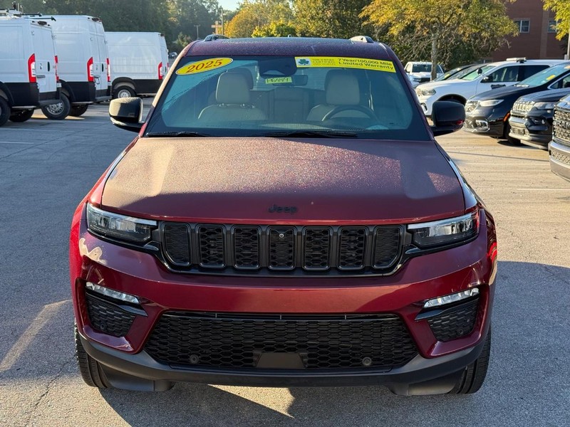 Jeep Grand Cherokee Vehicle Image 10