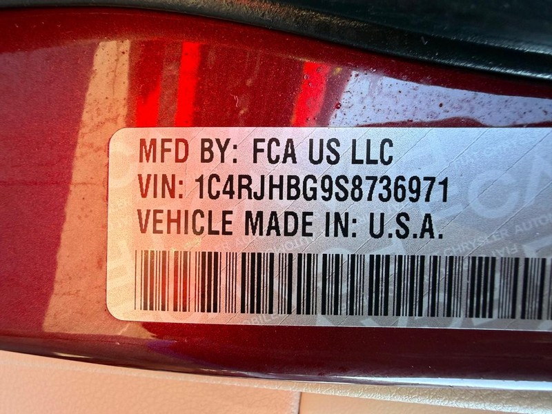 Jeep Grand Cherokee Vehicle Image 29