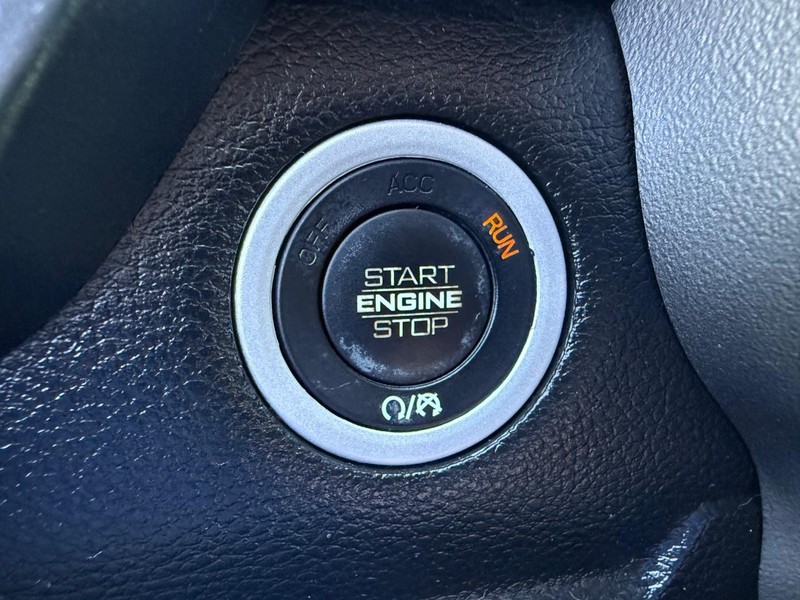 Ram 1500 Vehicle Image 16