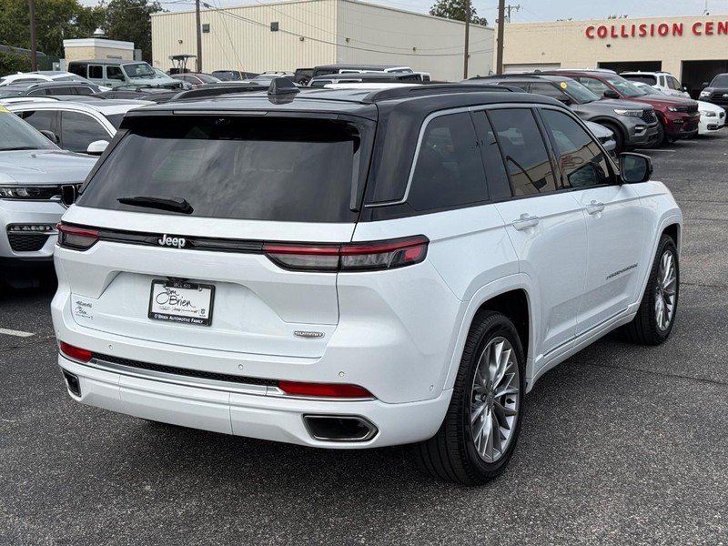 Jeep Grand Cherokee Vehicle Image 03