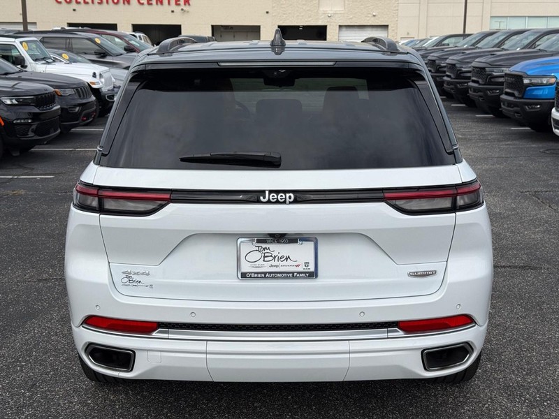 Jeep Grand Cherokee Vehicle Image 04