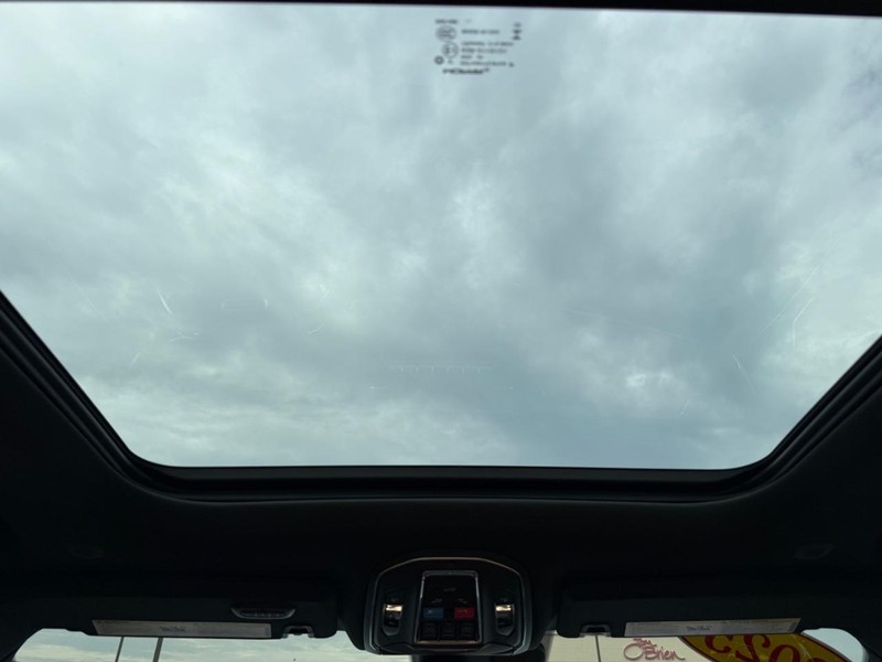 Jeep Grand Cherokee Vehicle Image 12