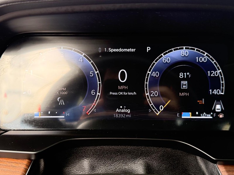 Jeep Grand Cherokee Vehicle Image 25