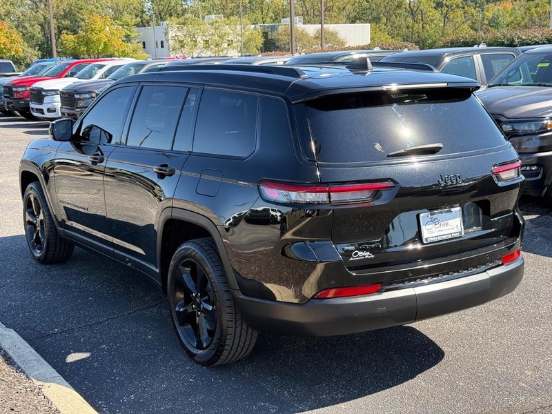 Jeep Grand Cherokee L Vehicle Image 05
