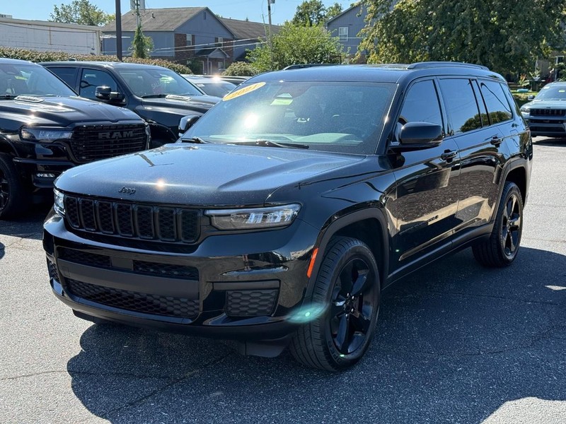 Jeep Grand Cherokee L Vehicle Image 09