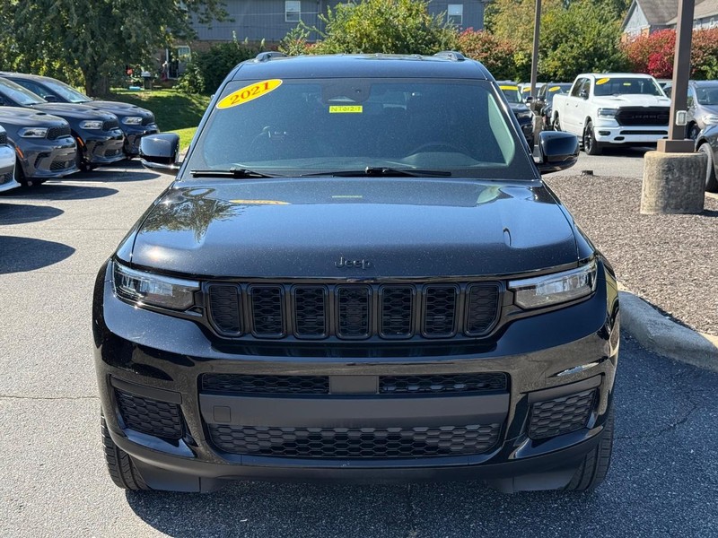 Jeep Grand Cherokee L Vehicle Image 10