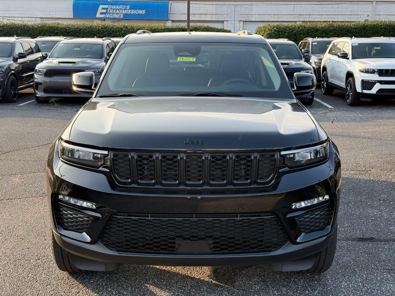 Jeep Grand Cherokee Vehicle Image 10