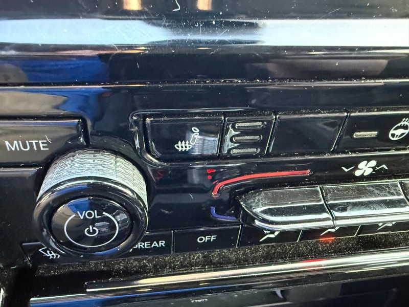 Jeep Grand Cherokee Vehicle Image 18