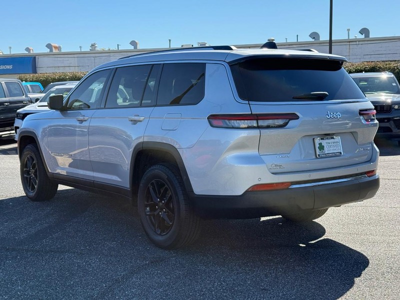 Jeep Grand Cherokee L Vehicle Image 05