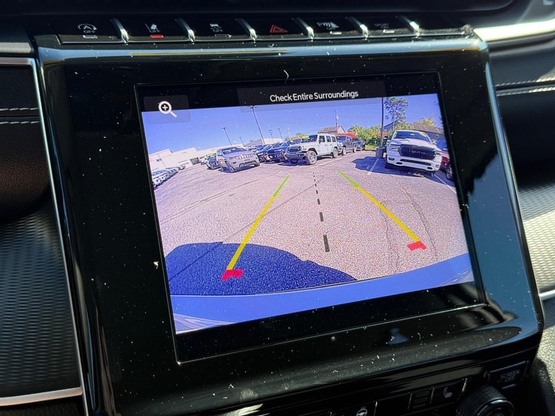 Jeep Grand Cherokee L Vehicle Image 19