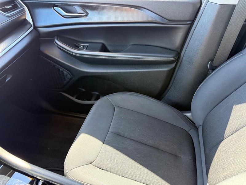 Jeep Grand Cherokee L Vehicle Image 22