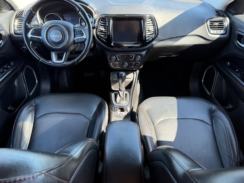 Jeep Compass Vehicle Image 11