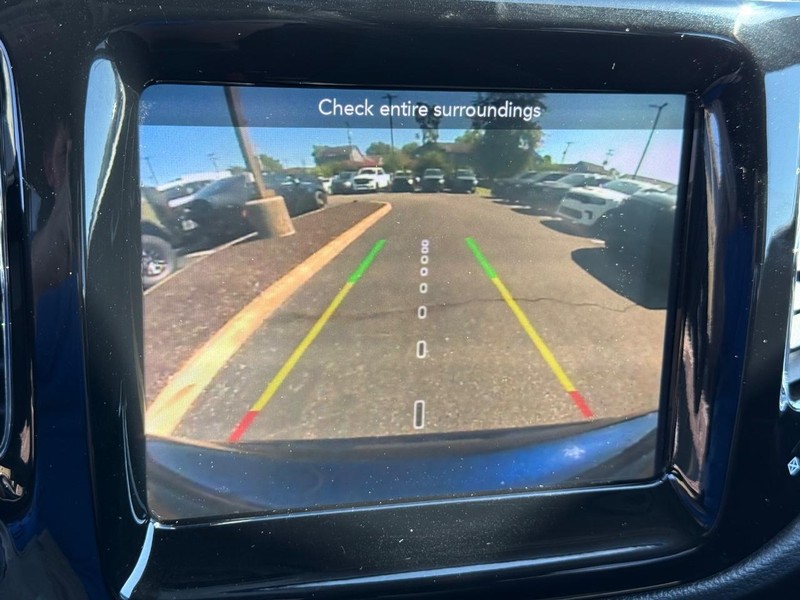 Jeep Compass Vehicle Image 17