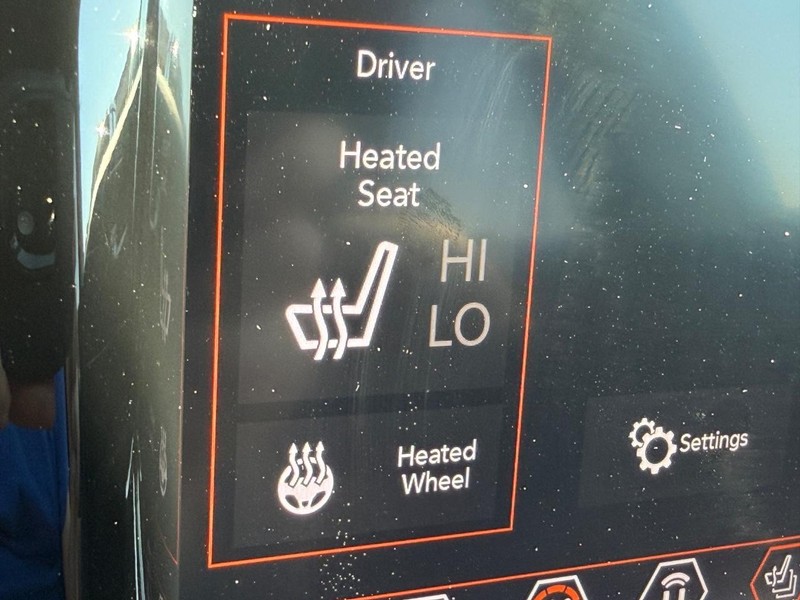 Jeep Compass Vehicle Image 18