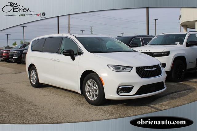 2024 Chrysler Pacifica Touring L at Tom O'Brien Chrysler Jeep Dodge Ram in Indianapolis IN