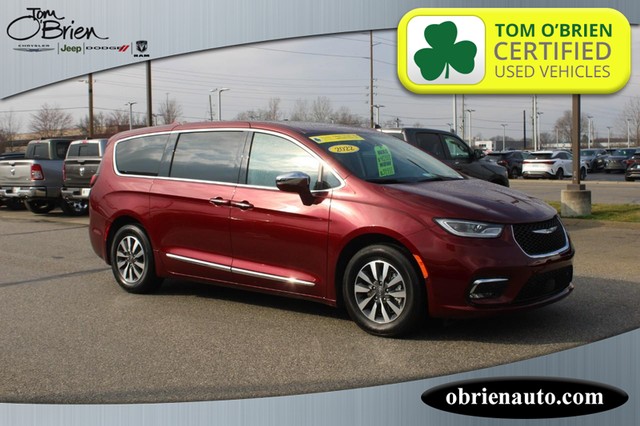 2022 Chrysler Pacifica Hybrid Limited at Tom O'Brien Chrysler Jeep Dodge Ram in Indianapolis IN