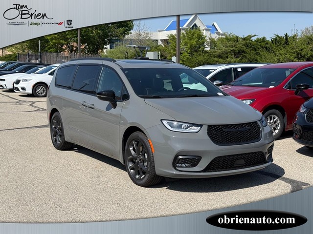2025 Chrysler Pacifica Limited at Tom O'Brien Chrysler Jeep Dodge Ram in Indianapolis IN