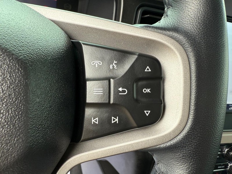 Ford Bronco Vehicle Full-screen Gallery Image 14