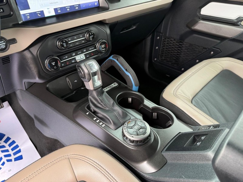 Ford Bronco Vehicle Full-screen Gallery Image 20