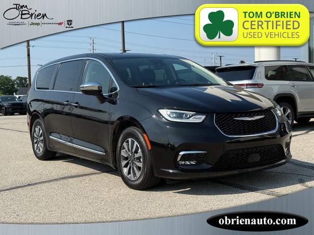 2022 Chrysler Pacifica Hybrid Limited at Tom O'Brien Chrysler Jeep Dodge Ram in Indianapolis IN