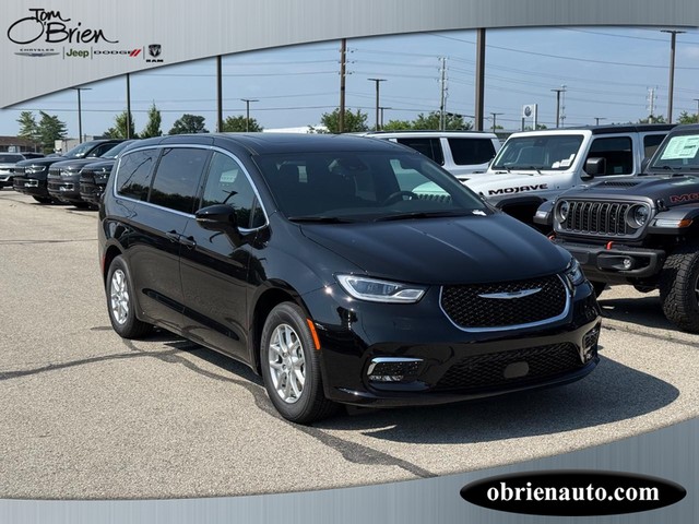 2025 Chrysler Pacifica Select at Tom O'Brien Chrysler Jeep Dodge Ram in Indianapolis IN