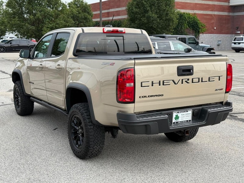 Chevrolet Colorado Vehicle Full-screen Gallery Image 05