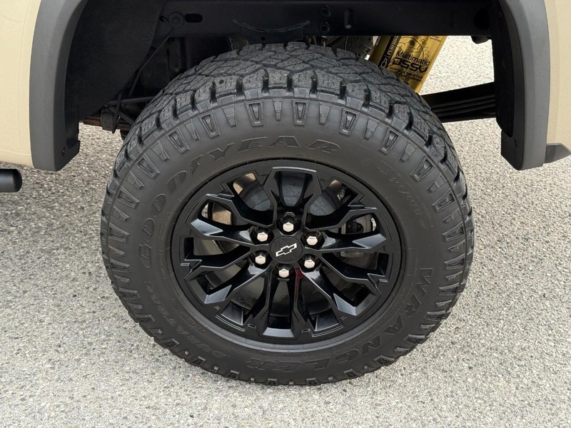 Chevrolet Colorado Vehicle Full-screen Gallery Image 06