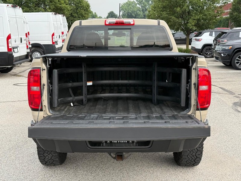 Chevrolet Colorado Vehicle Full-screen Gallery Image 07