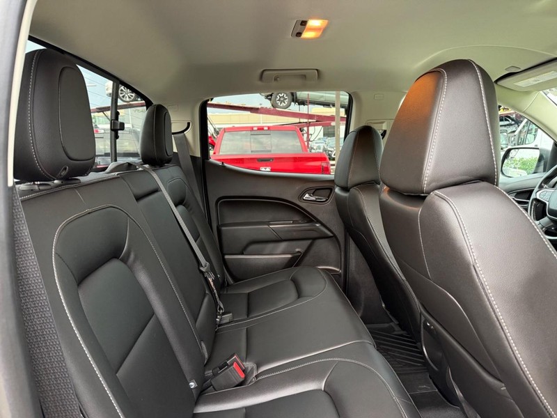 Chevrolet Colorado Vehicle Full-screen Gallery Image 10