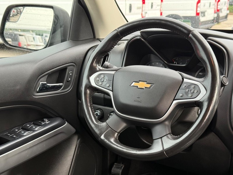 Chevrolet Colorado Vehicle Full-screen Gallery Image 12