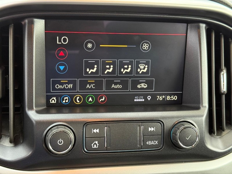 Chevrolet Colorado Vehicle Full-screen Gallery Image 15