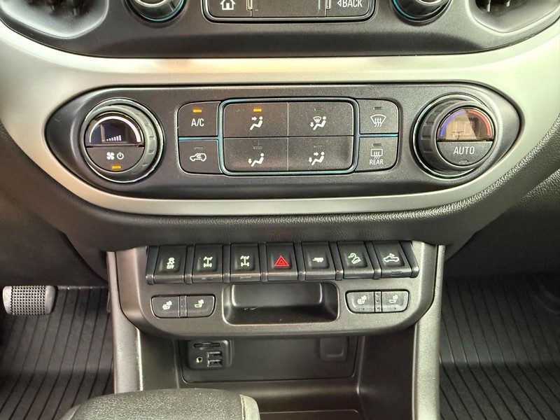 Chevrolet Colorado Vehicle Full-screen Gallery Image 18
